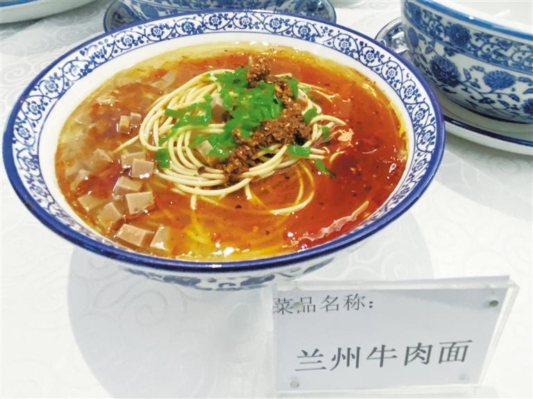 品香茗吃美食 還能K歌跳舞 “環(huán)西部火車(chē)游”專(zhuān)列爽得很！