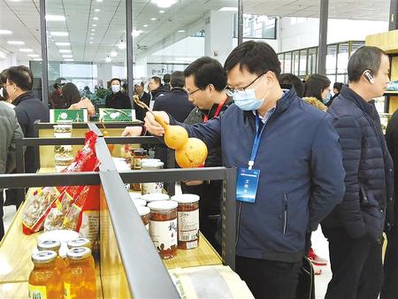 找差距 鼓干勁 聚合力——全國東西部扶貧協(xié)作“攜手奔小康”行動(dòng)培訓(xùn)班現(xiàn)場(chǎng)觀摩側(cè)記