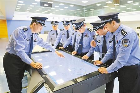 致敬！人民警察