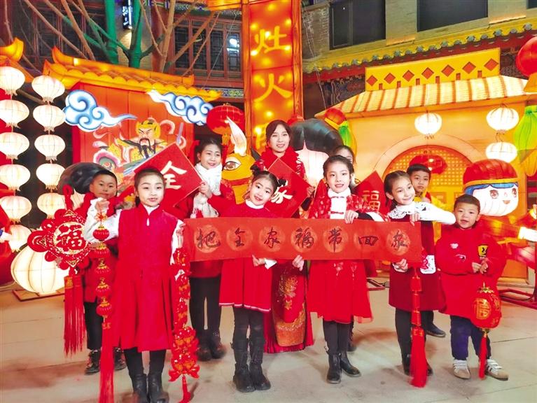 原創(chuàng)音樂電視《全家?！废蛱m州市人民拜年！