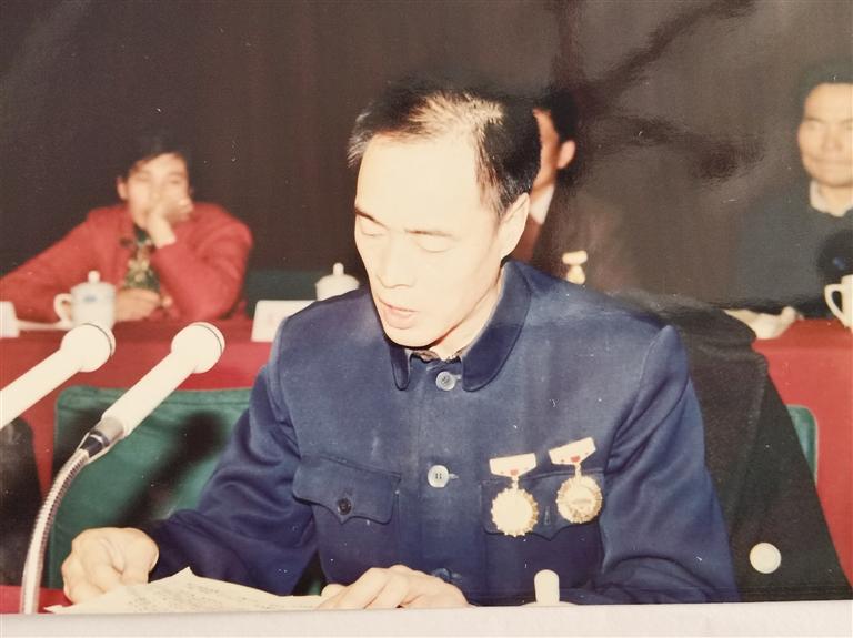 尋訪百名先鋒黨員  他用13年的時(shí)間完成28年的工作量——記“刀具大王”、全國(guó)勞模、蘭州通用機(jī)器廠工人技師蘆聚才