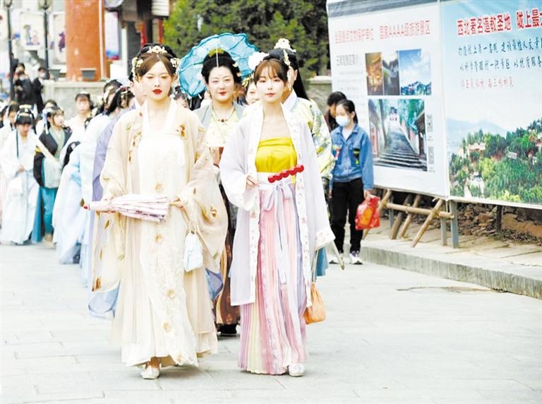 傳承雅致生活美學(xué) 天水市玉泉觀首屆“花朝節(jié)”開幕